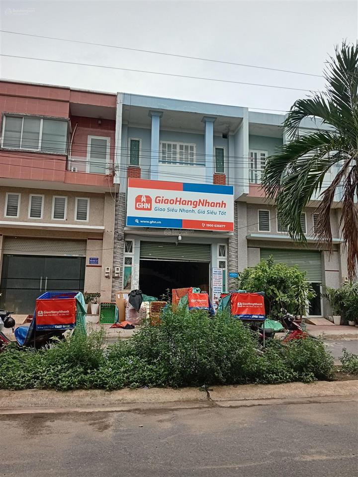 Cho thuê nhà ngay cổng chính công ty ponchen hóa an, phù hợp văn phòng, kho hàng, dạy học