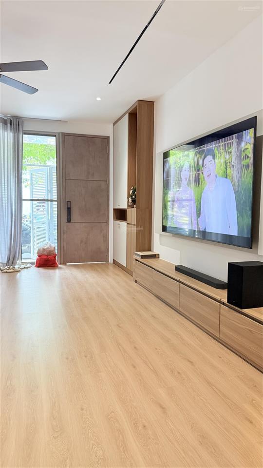 Nhà khu nam long trần trọng cung mới full nội thất và thiết bị cao cấp có thang máy 500kg