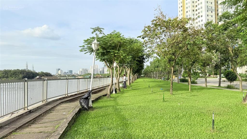 Đất chiều ngang 7m  hàng hiếm khu công ích quận 4, p. phú mỹ q7  cách ga metro 600m, giáp pmh