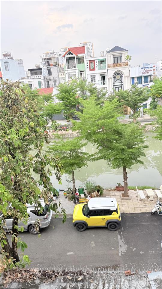 Nhà mặt tiền đường view sông giá 10,6 tỷ 90m2 x 3 tầng khu dc phú mỹ quận 7