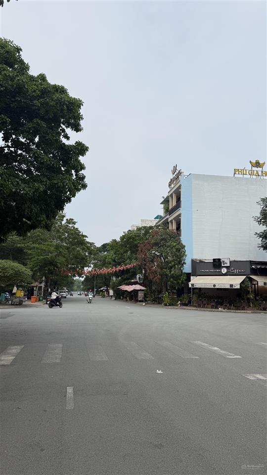 Bán nhà khu phú mỹ, ngang 7m đường 20m dtsd 500m2 giá bao rẻ