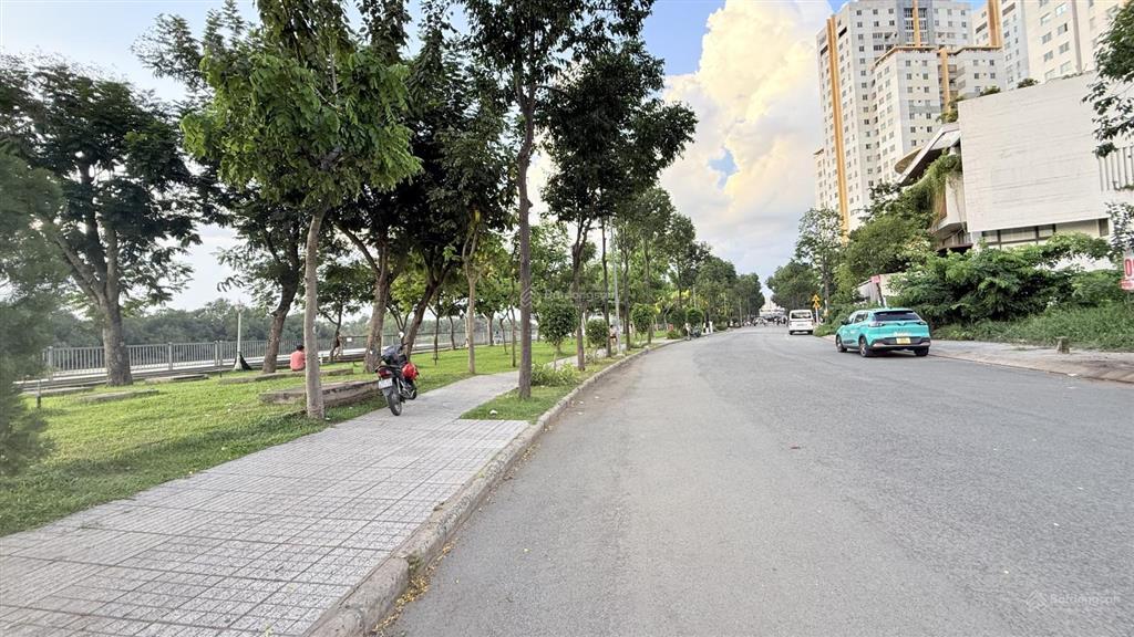 Bán nhà khu phú mỹ, ngang 7m đường 20m dtsd 500m2 giá bao rẻ