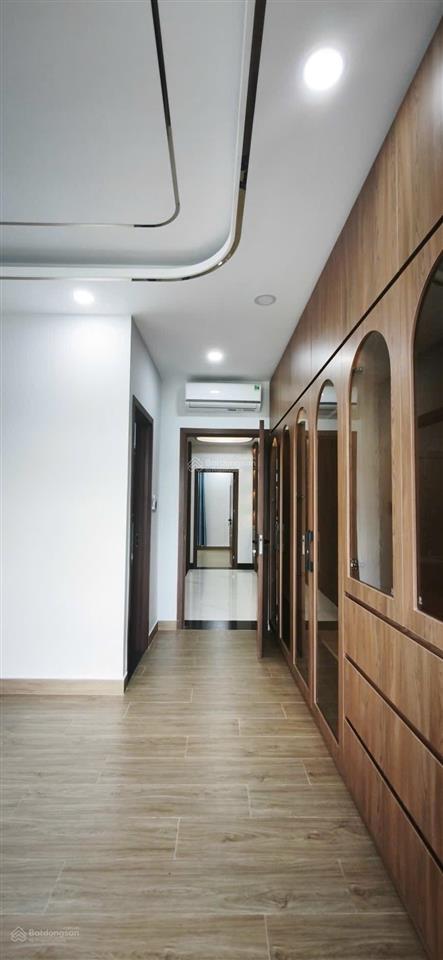 Giảm 2,5 tỷ bán nhà mặt tiền kd phú mỹ quận 7, 4 tầng có thang máy