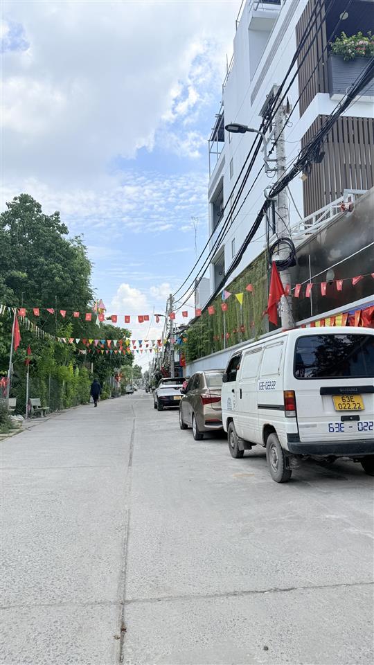 Nhà 4 tầng 117m2, 14,5 tỷ hẻm 8m chuyên dùng 9 thông qua huỳnh tấn phát, quận 7