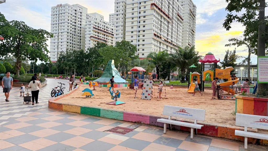 Chính chủ bán căn hộ hơn 90m2 2,550 tỷ bao rẻ block a era town, đường 15b, quận 7