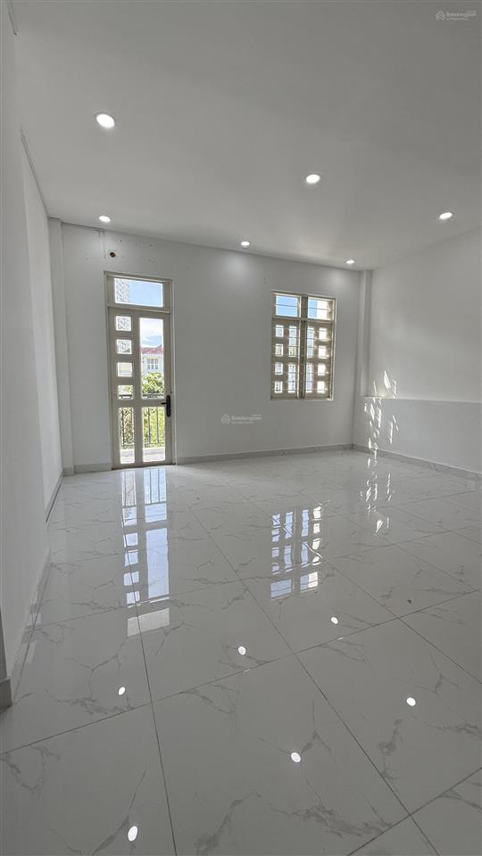 Cho thuê nhà 4 tầng 25tr/th đường d1 kdc phú mỹ 2, phạm hữu lầu, quận 7