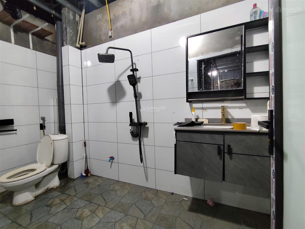 Cho thuê xưởng 220m chỉ 9,3 triệu/tháng container vào thẳng trong xưởng
