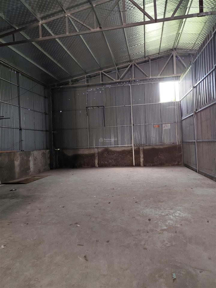 Cho thuê xưởng 220m chỉ 9,3 triệu/tháng container vào thẳng trong xưởng