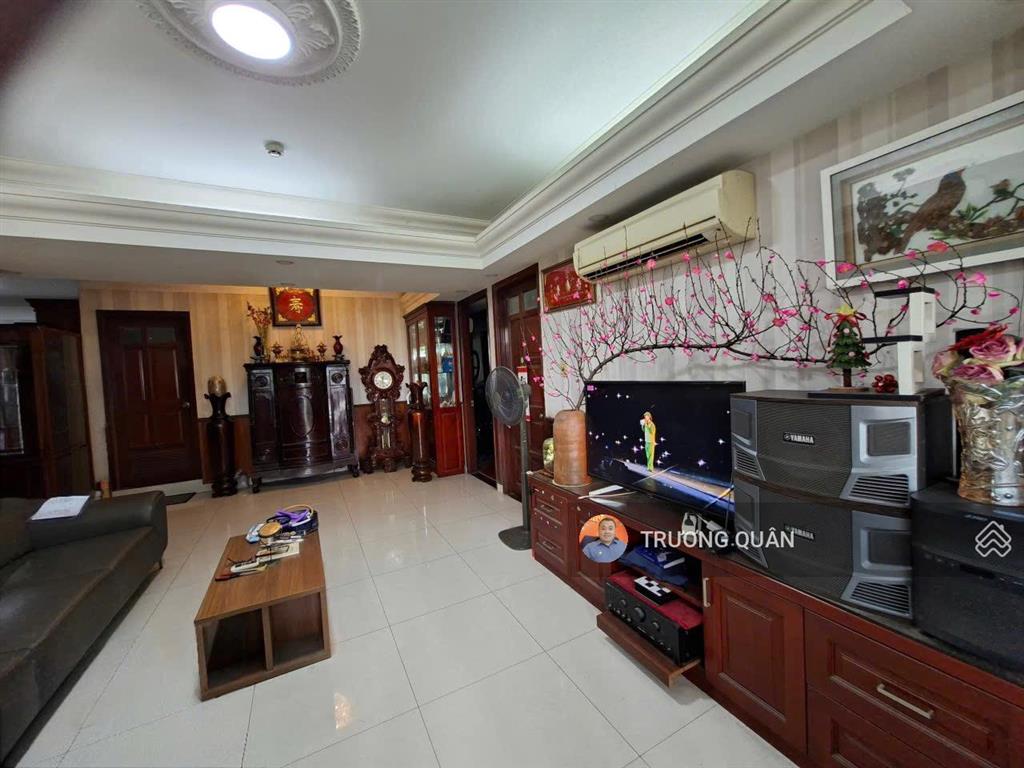 Bán gấp căn hộ chung cư 126m2 tại homyland, 53 triệu / m2, 3pn, 2wc, chính chủ