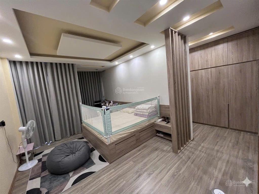 Cho thuê căn nhà 6x18m full nội thất mới đẹp