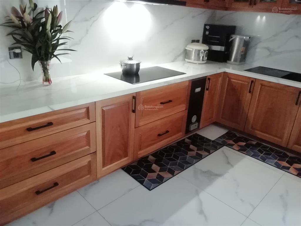 Cho thuê căn nhà 6x18m full nội thất mới đẹp