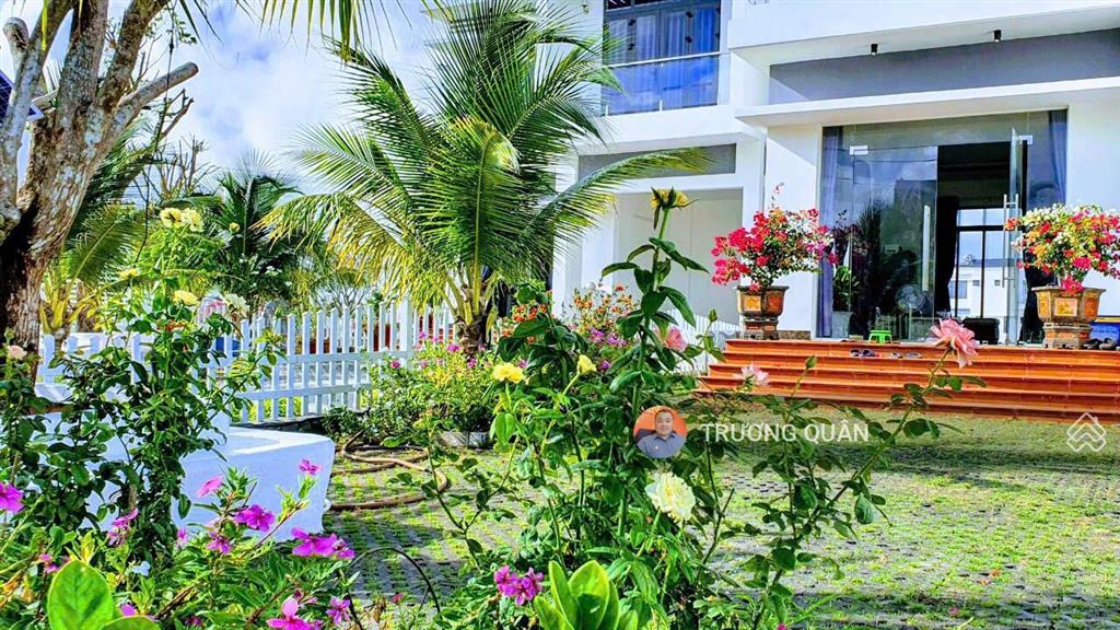 Bán khu nghỉ dưỡng 4.000m2 bình châu 0902 454 *** sẵn 3 villa gần biển