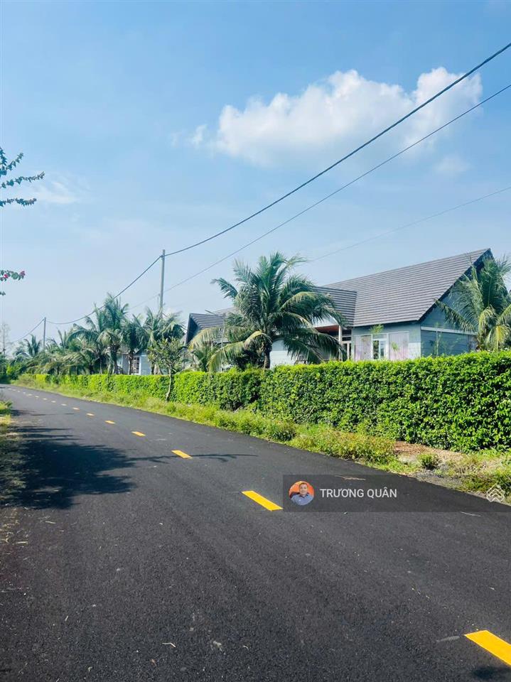 Bán khu nghỉ dưỡng 4.000m2 bình châu 0902 454 *** sẵn 3 villa gần biển