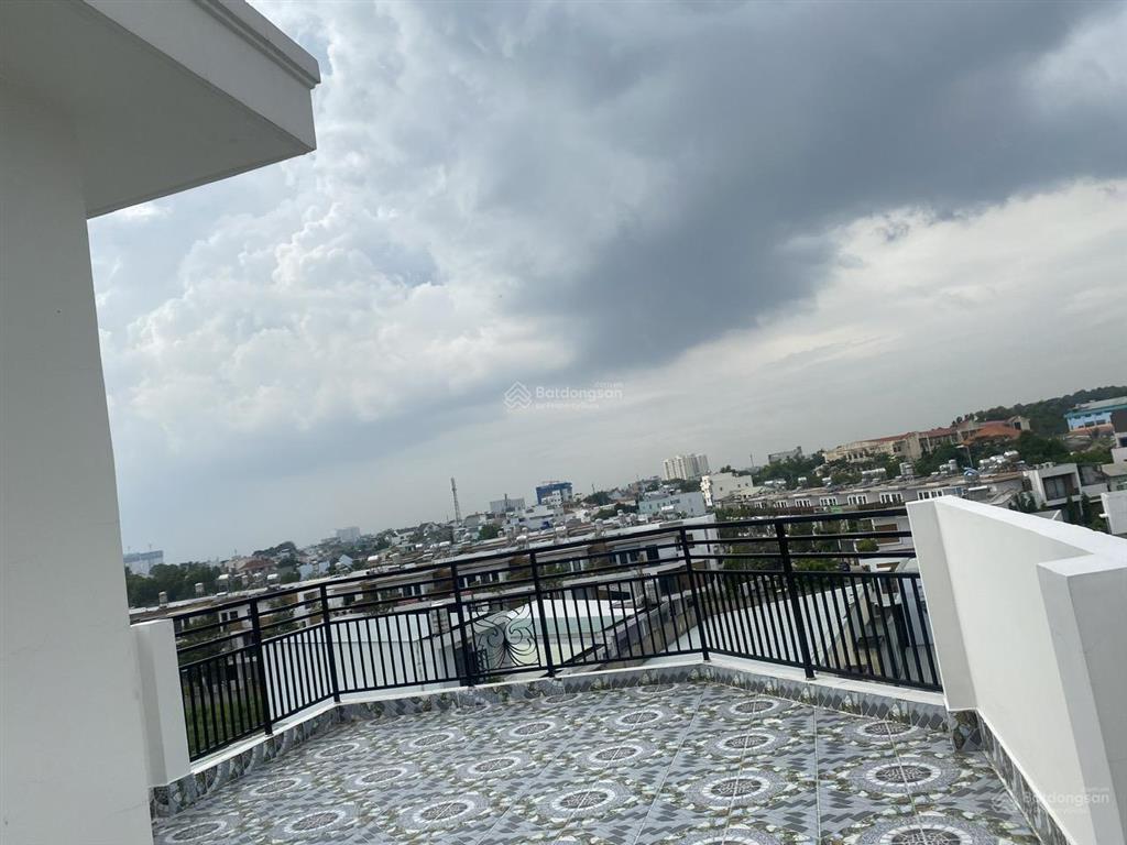Bán nhà 4 tầng góc 2 mặt tiền hẻm xe hơi quay đầu cách mặt tiền cây keo thủ đức 50m