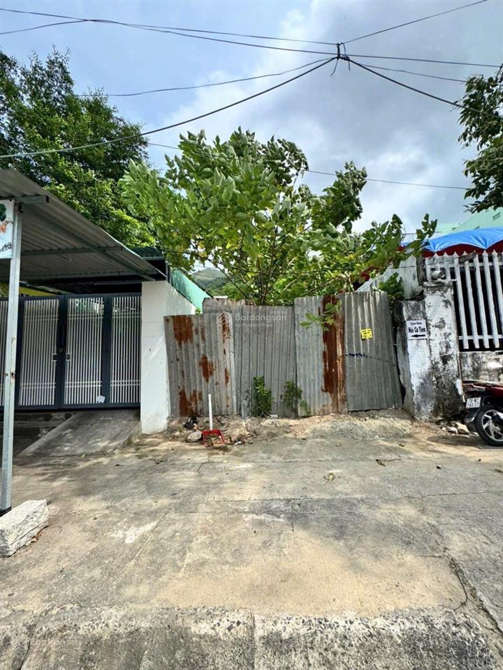Lô đất mặt tiền nguyễn chích, cách biển chỉ 700m trục kinh doanh sầm uất  giá 5,6 tỷ
