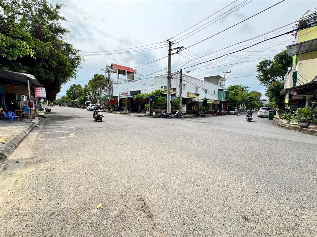 Lô đất mặt tiền nguyễn chích, cách biển chỉ 700m trục kinh doanh sầm uất  giá 5,6 tỷ