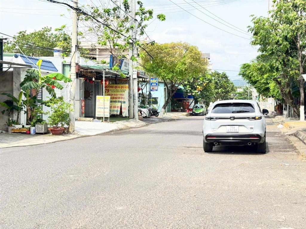 Lô đất mặt tiền nguyễn chích, cách biển chỉ 700m trục kinh doanh sầm uất  giá 5,6 tỷ