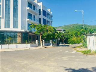 Bán lô biệt thự đường xuân thuỷ, kđt vĩnh hoà, nha trang  303m2 ngang 10m  giá chỉ 43 triệu/m2