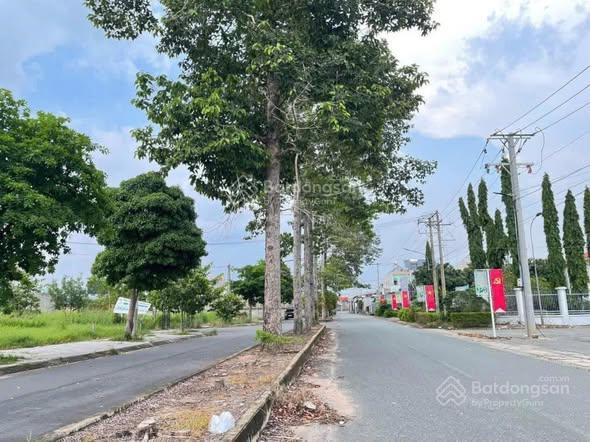 Đất mt chính kdc đối diện ủy ban xã phước thái, cần bán gấp!