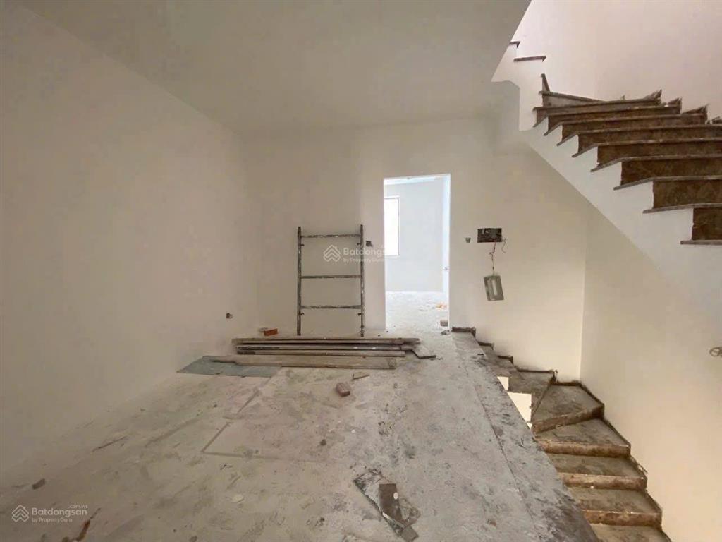 Nhà thô shophouse gói 8 đường 18m bán nhanh 7,3 tỷ.  0906 462 ***