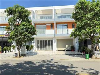 Nhà thô shophouse gói 8 đường 18m bán nhanh 7,3 tỷ.  0906 462 ***
