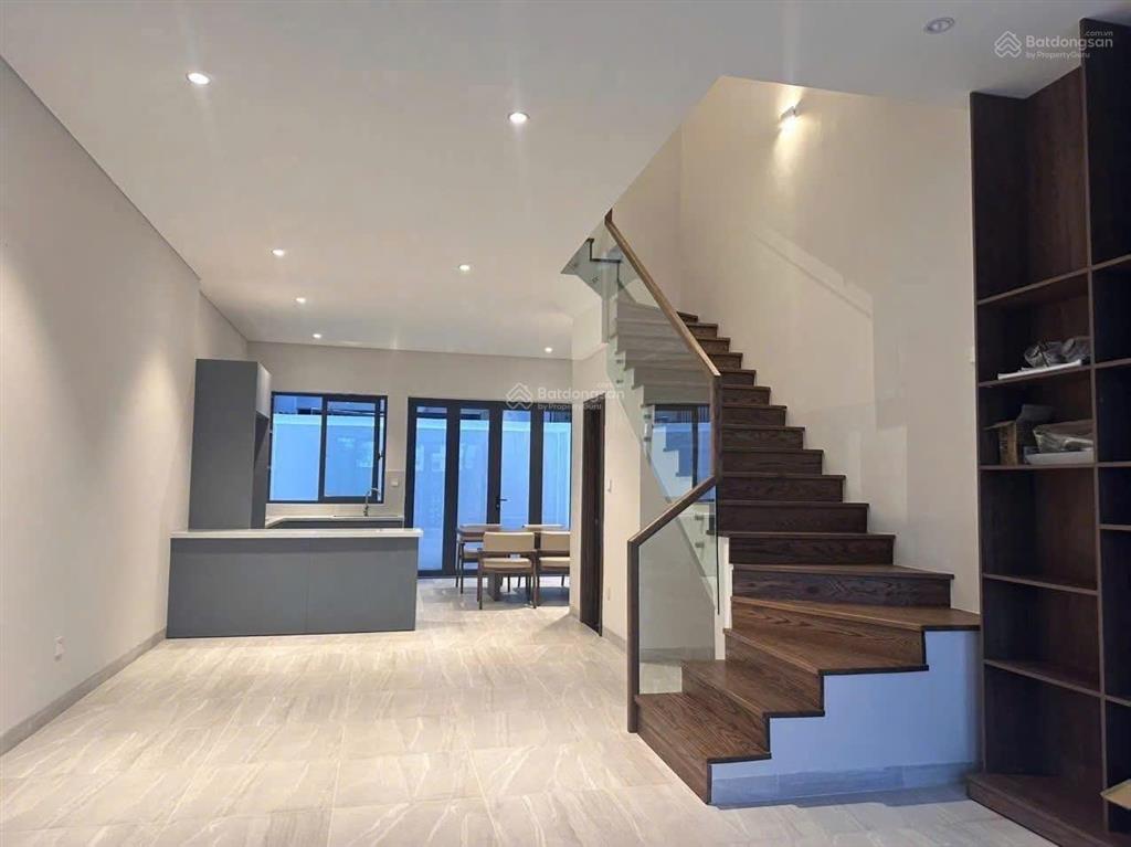 Gói 8 mỹ gia căn gần hồ bơi có nội thất giá bán nhanh chỉ 7,5 tỷ (giá hời thị trường)