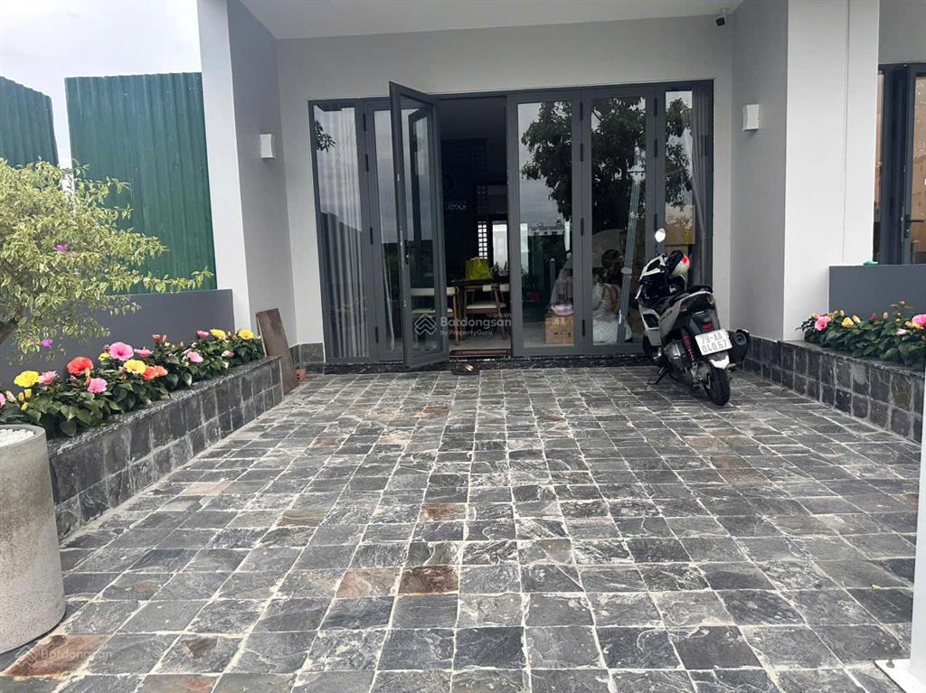 Gói 8 mỹ gia căn gần hồ bơi có nội thất giá bán nhanh chỉ 7,5 tỷ (giá hời thị trường)