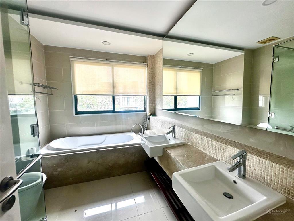 Cho thuê nhà mỹ gia gói 4 căn mới có thang máy giá 40 triệu
