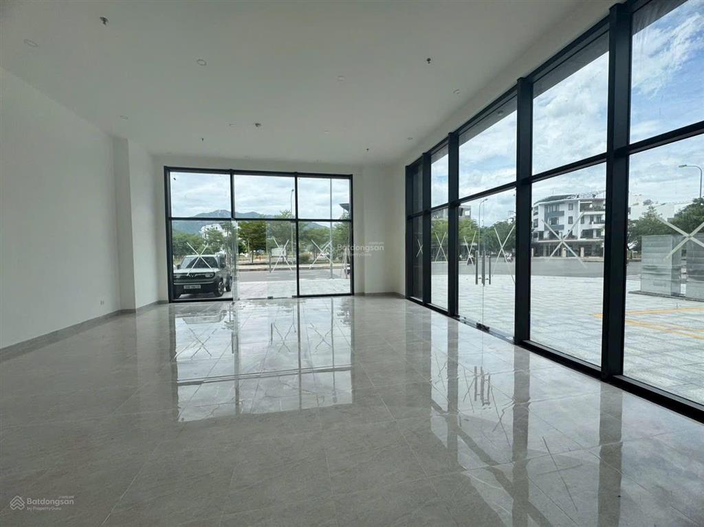 Cho thuê căn góc shophouse chung cư ccu01 phước long