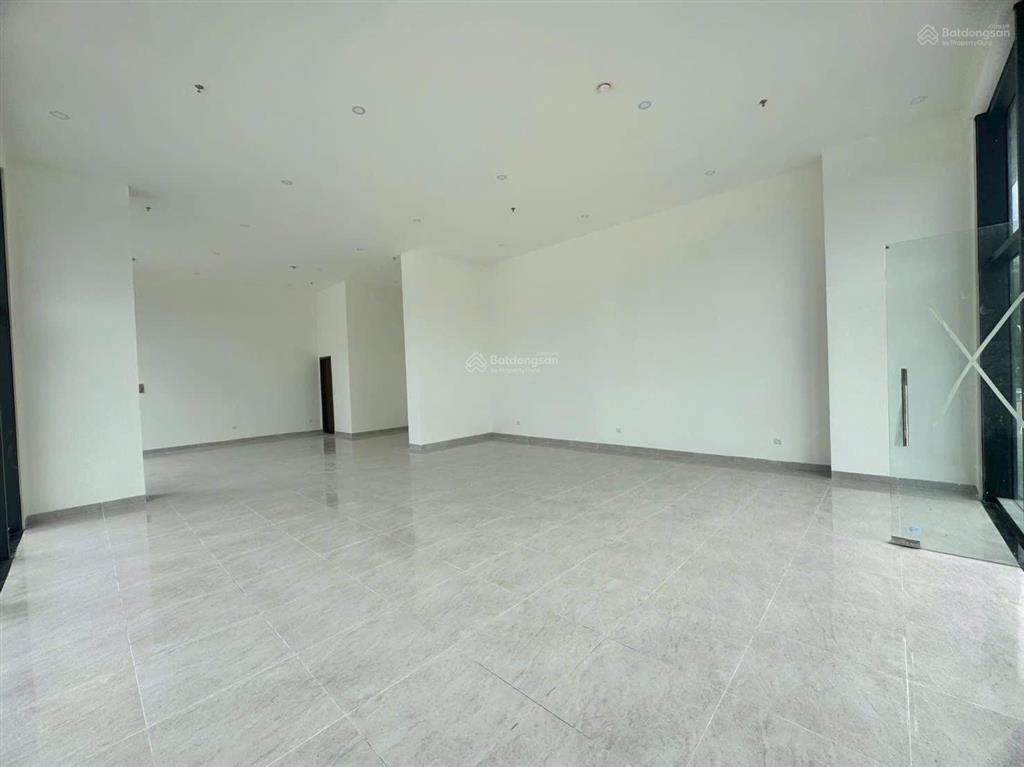 Cho thuê căn góc shophouse chung cư ccu01 phước long
