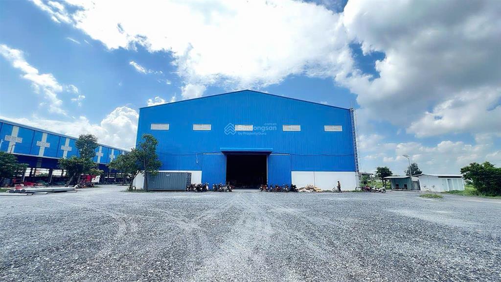 Cho thuê kho tại long an mới xây  diện tích 5.000m2 đầy đủ pccc, điện 3pha. giá thuê 60.000đ/m2/th