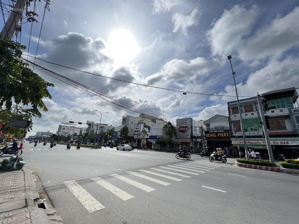 Cần bán đất lớn đường 3/2 xuân khánh, q. ninh kiều, cần thơ. mặt tiền 39m tổng hơn 3.000m2 thổ cư