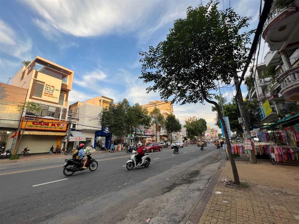 Cho thuê mặt bằng kinh doanh đường mậu thân, cần thơ  diện tích 8m x 30m. đoạn đường thời trang