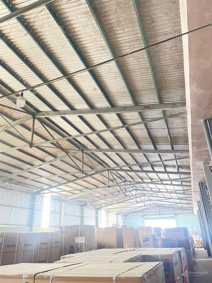 Cho thuê kho, nhà xưởng 2.500m2 mặt tiền đường quốc lộ 53  trung tâm vũng liêm vĩnh long  giá tốt