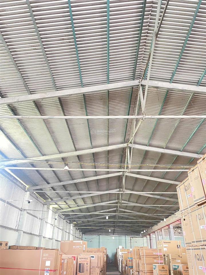 Cho thuê kho, nhà xưởng 2.500m2 mặt tiền đường quốc lộ 53  trung tâm vũng liêm vĩnh long  giá tốt