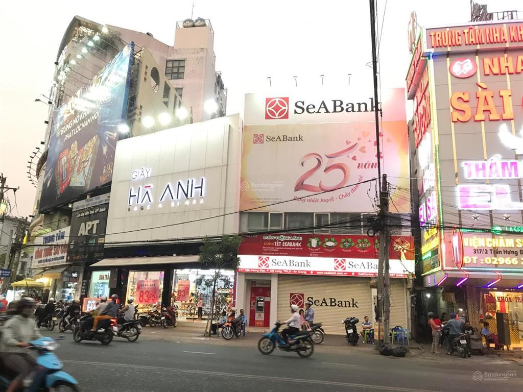 Cho thuê mặt bằng trần hưng đạo, long xuyên. mặt tiền 10m ngay ngã tư đèn 4 ngọn