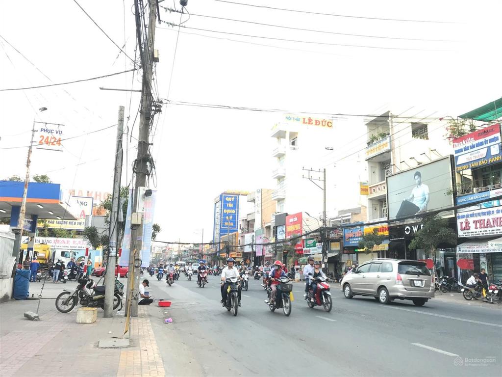 Cho thuê mặt bằng trần hưng đạo, long xuyên. mặt tiền 10m ngay ngã tư đèn 4 ngọn