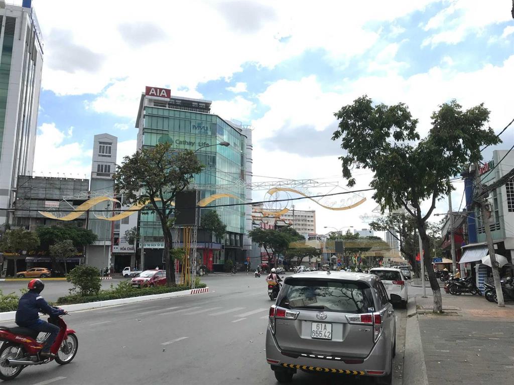 Cho thuê mặt bằng góc đại lộ hòa bình, mặt tiền 28m tổng hơn 1.000m2. siêu phẩm thị trên thị trường