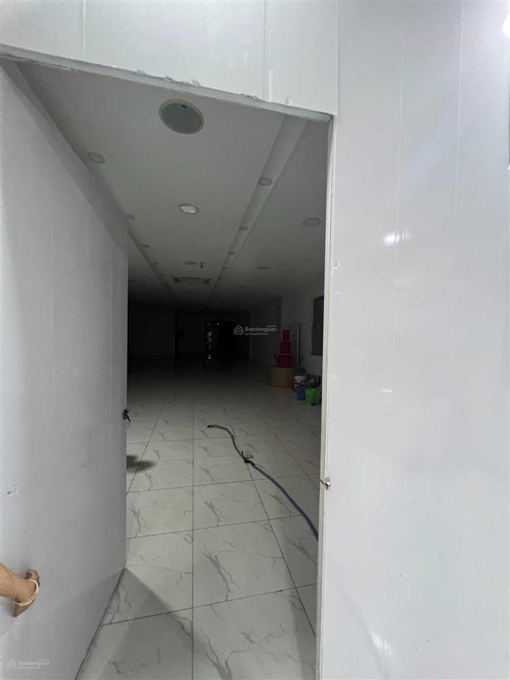 Cho thuê nhà 1 trệt 4 lầu mặt tiền 7m đại lộ hòa bình, trung tâm quận ninh kiều, tp cần thơ