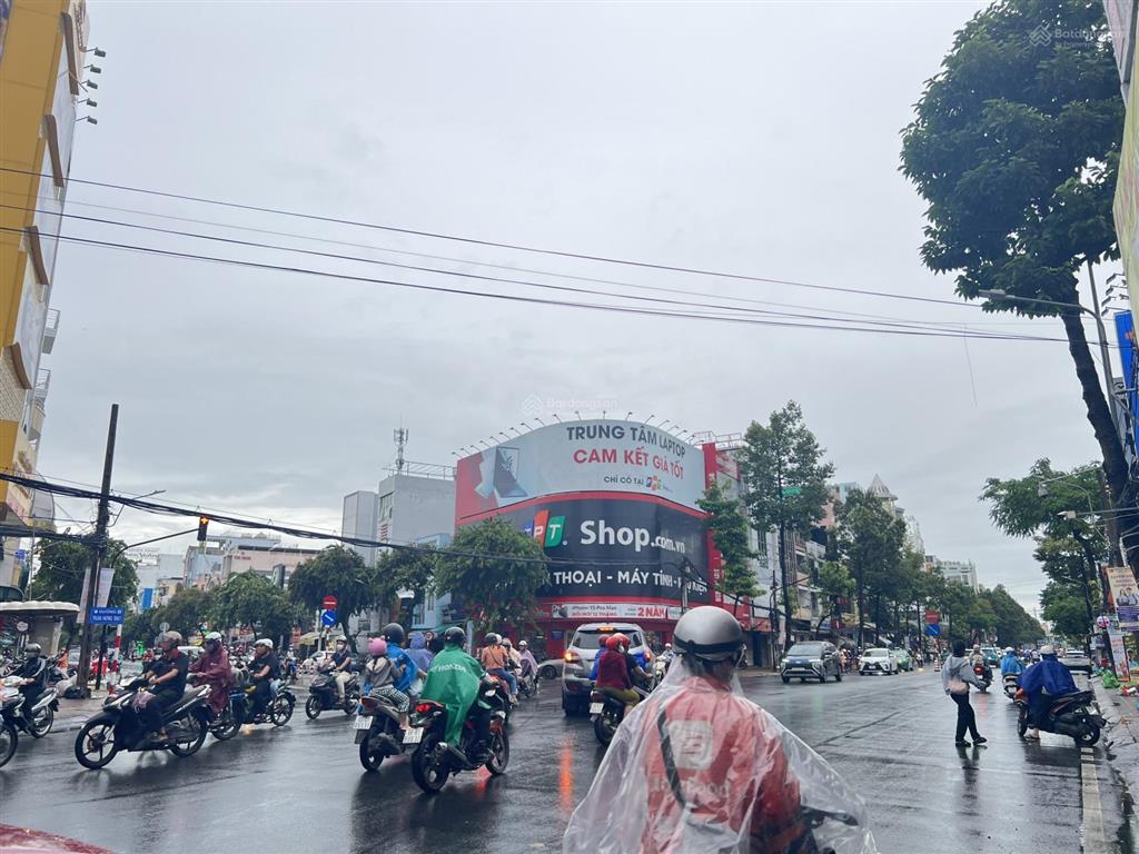 Cho thuê nhà góc 2 mặt tiền đường trần hưng đạo tại trung tâm quận ninh kiều, cần thơ