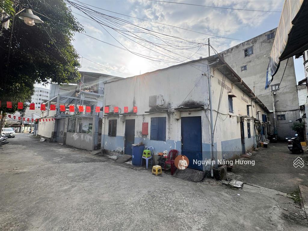 Lô góc 2 mặt tiền hxt kha vạn cân  dt 165m2 ngang 8 x 20m  sẵn tn 30 triệu/tháng chỉ 11.5 tỷ