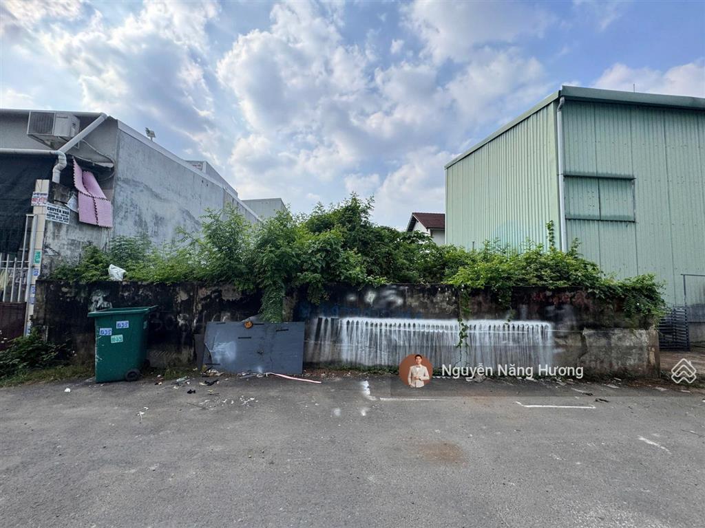 Hàng đầu tư  đất ngay vành đai 2  dt 243m2 full thổ (10 x 24.5m) giá tốt chỉ 69 tr/m2 bán nhanh