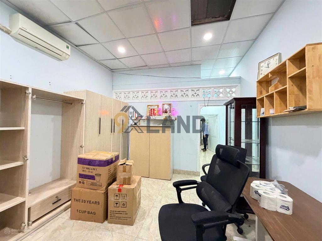 Gấp bán 5.2 tỷ  sổ hồng chính chủ 20 năm  nhà 2 tầng mặt tiền đường 19 p. thủ đức dtsd 80m²