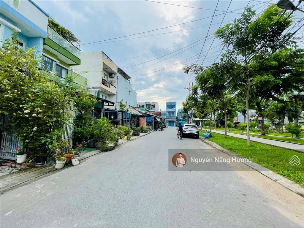 Nhà mặt tiền đường 15m đối diện công viên linh trung  dt 90m² (5 x 18m) giá chỉ 8,5 tỷ tl