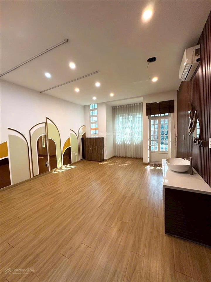 Nhà 4 tầng mt khu himlam linh chiểu  dt 4m x 19m tiện kinh doanh  ở  làm văn phòng