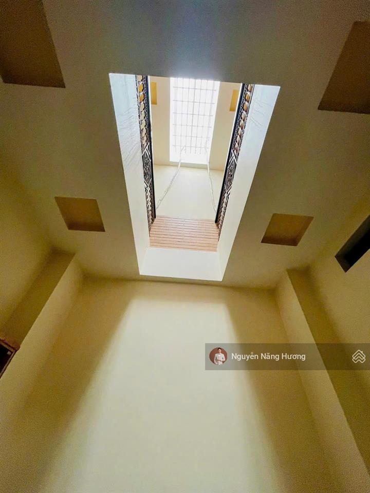 Nhà mặt tiền trung tâm bình thọ  ngang 8.8 x 20m, 186m2  kết cấu 3 tầng kiên cố chỉ 18 tỷ