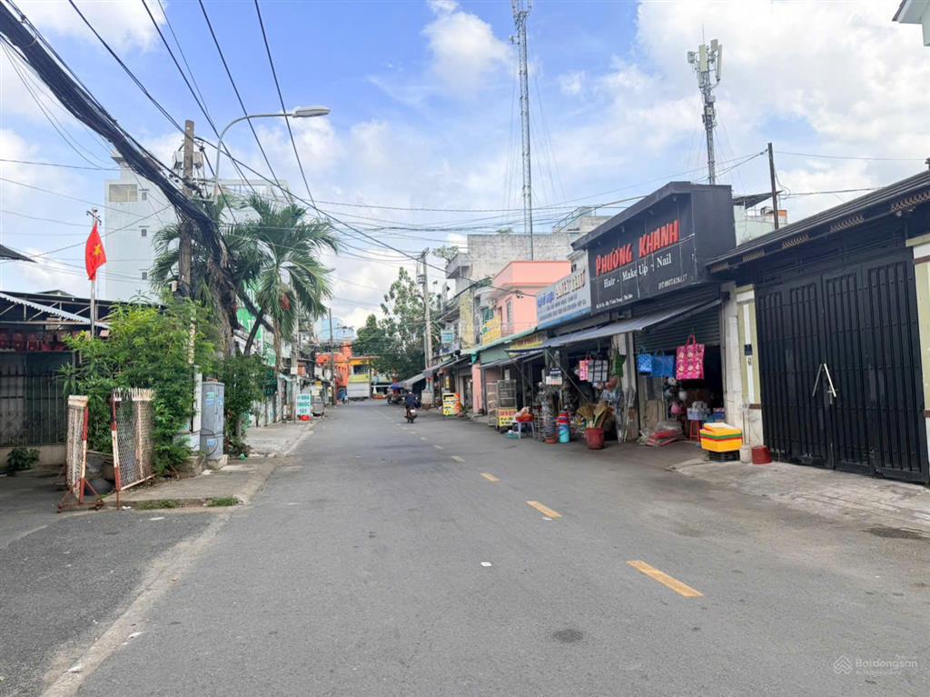 Cực kỳ rẻ 26 tr/m2 đất thổ cư ngay phạm văn đồng  ngang 13 x 28m xây chdc hoặc tách 3 lô