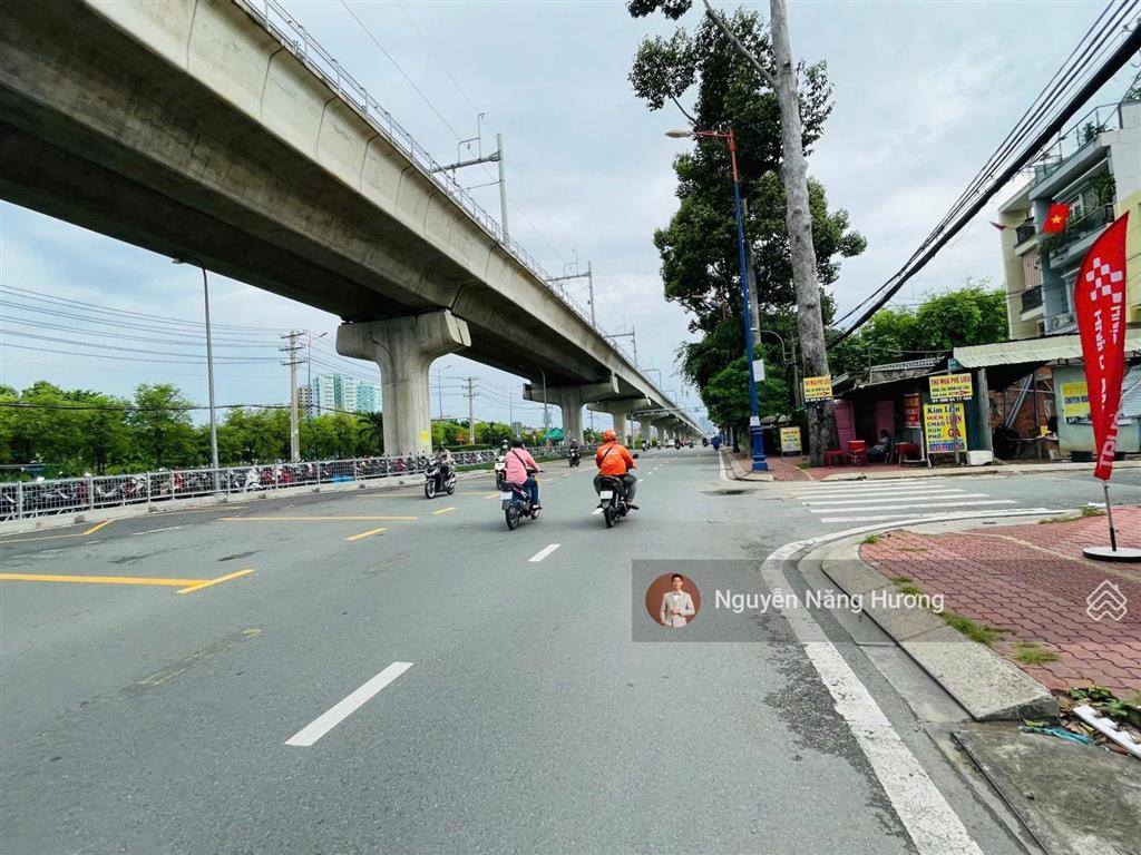 Hot chỉ hơn 9 tỷ  nhà 2 tầng ngay ga metro bình thái  dt 110m2 (ngang 5 x 22m) vuông đẹp full thổ