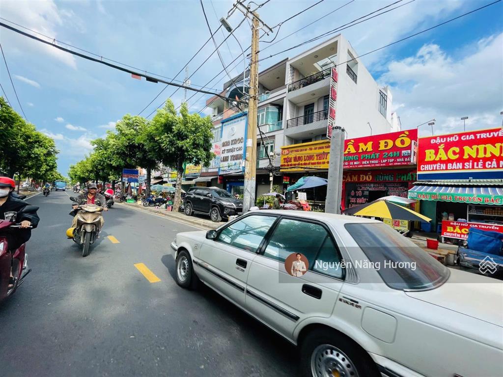 Hàng hiếm chỉ 50 tr/m2 nhà 2 tầng ngay chợ linh trung  dt 10 x 21m thổ cư 200m2 sẵn thu nhập tốt