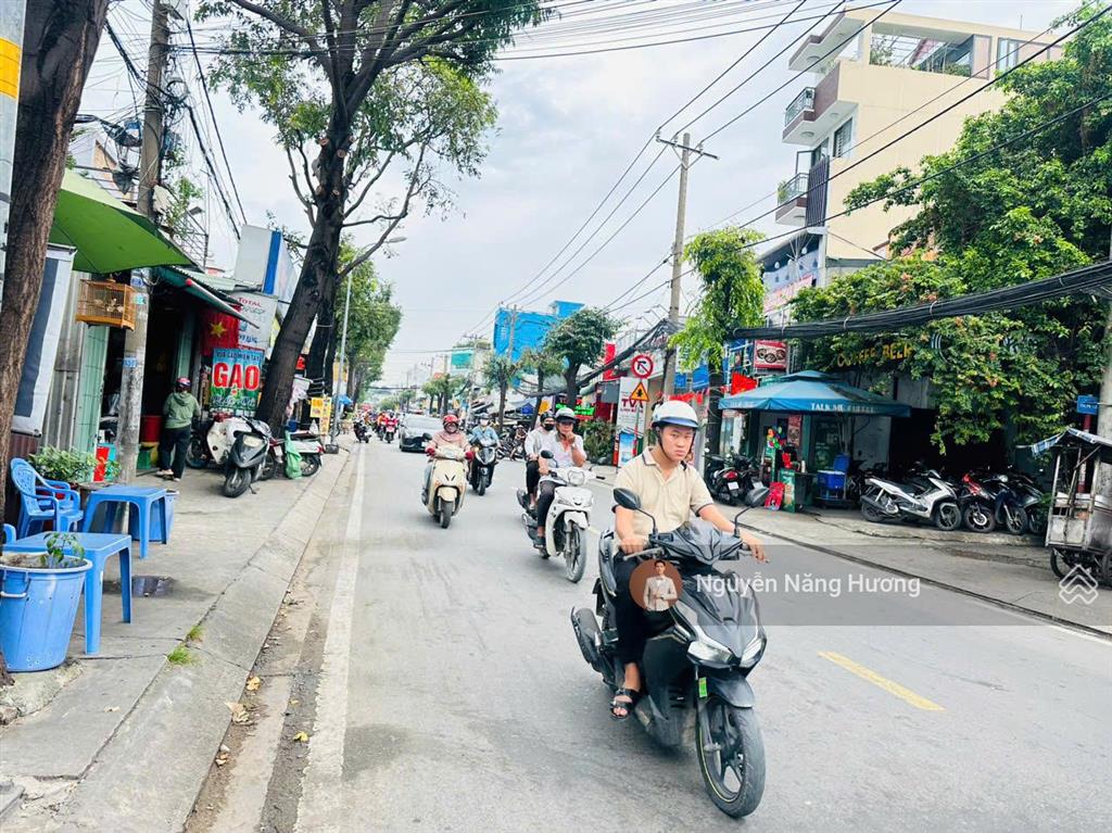 Đất vành đai 2 thủ đức  dt 262m2 ngang 10m x 24.5m xd hầm + 5 tầng + lửng + mái che 1000m2 sàn